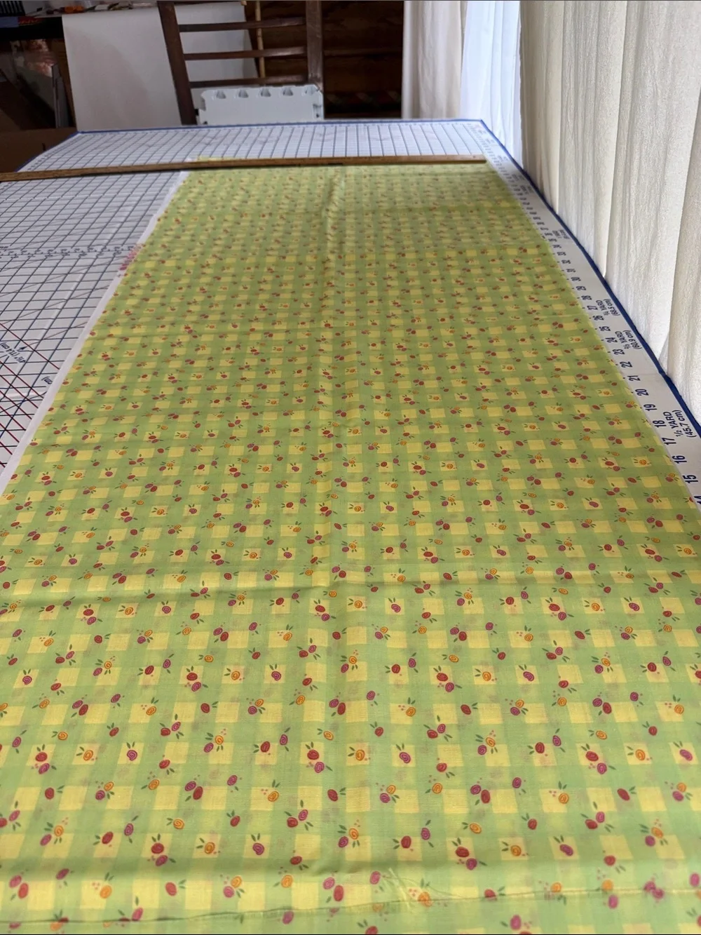 Vintage Green Floral Check Polyester Blend Fabric 1.5 Yards x 44 Retro Spring